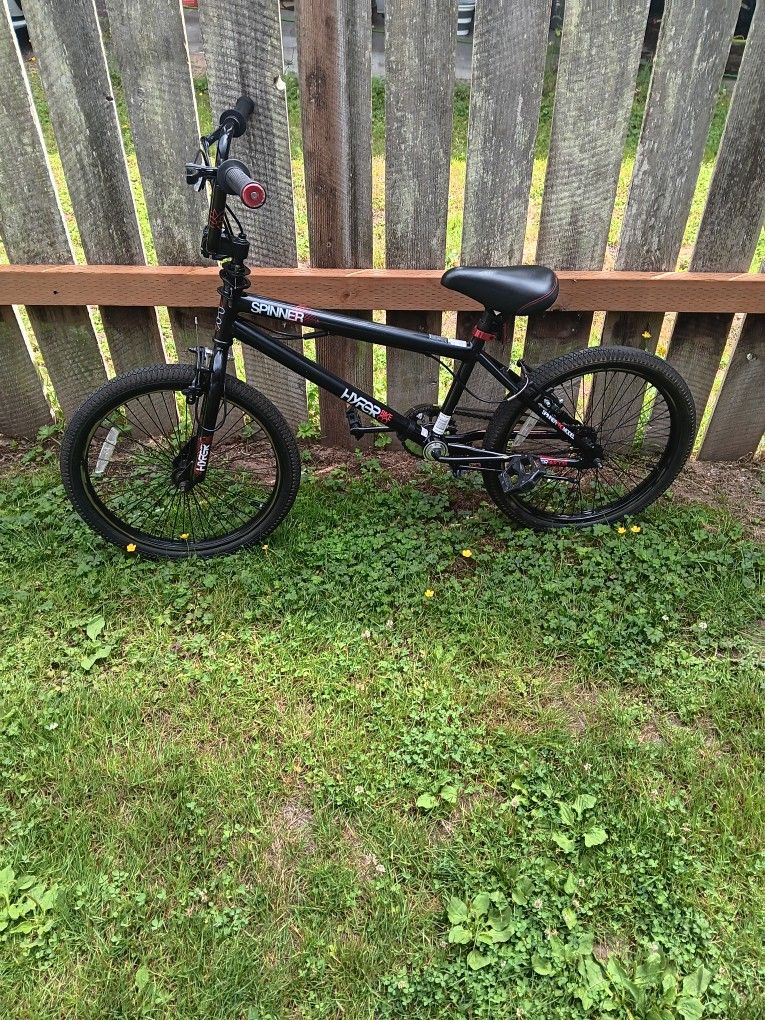 hyper spinner pro model freestyle bike with hand brakes has 20" tires road 2 times