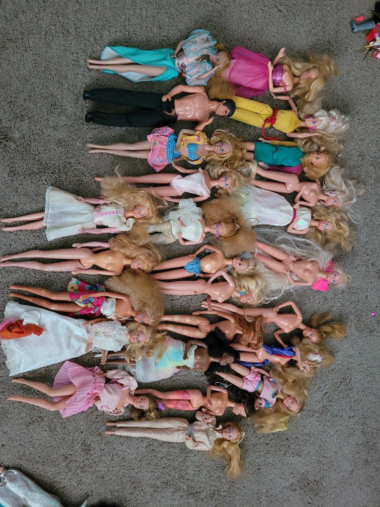 27 1966 Barbies 