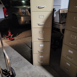 Locking Filing Cabinet  Can Deliver Local Only 