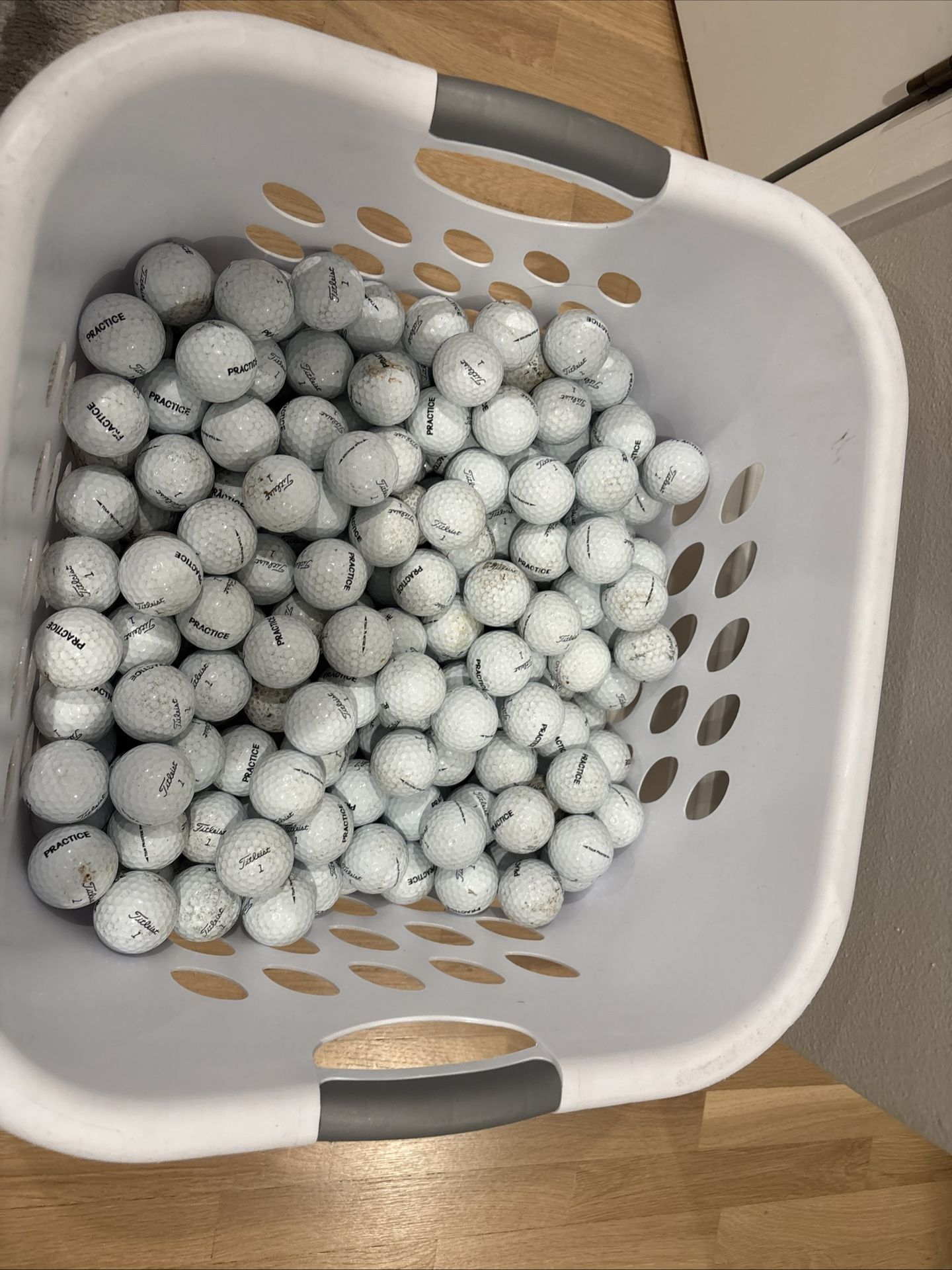 Titleist Gold Balls (400) 