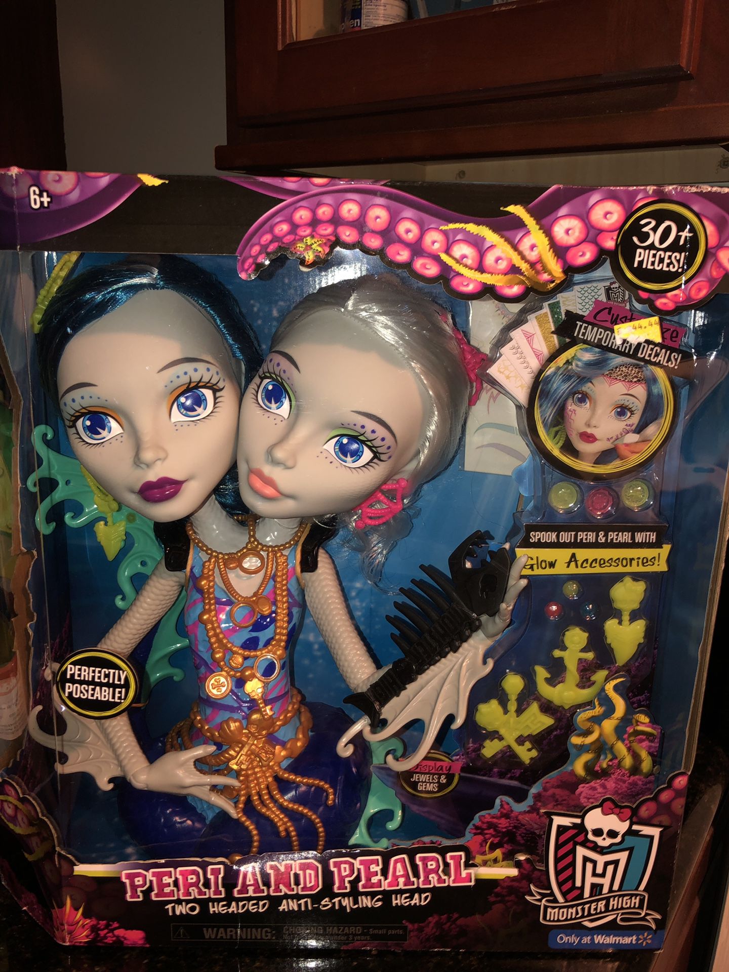 Peri and pearl monster high doll