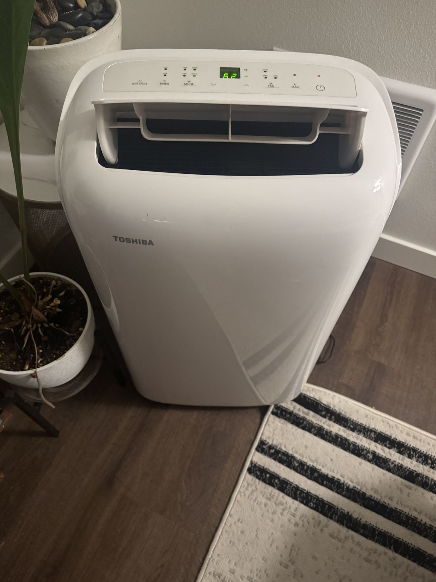TOSHIBA Portable Air conditioner 12000 BCU