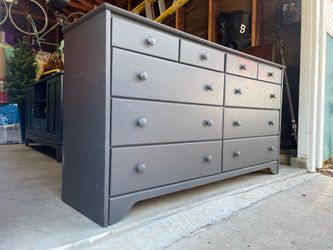 10 Drawer Wooden Dresser