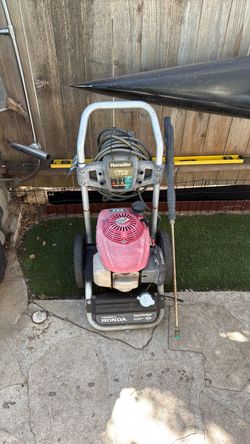 Homelite 2700 PSI Honda-Powered Gas Pressure Washer