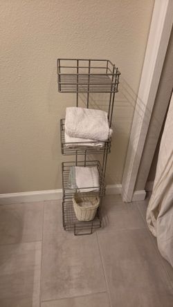 Bathroom storage shelf