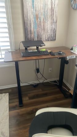 Standing/sitting desk