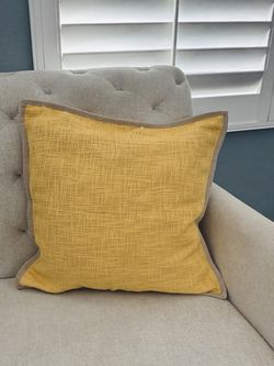 Pottery Barn honey gold basketweave pillow cover 20x20