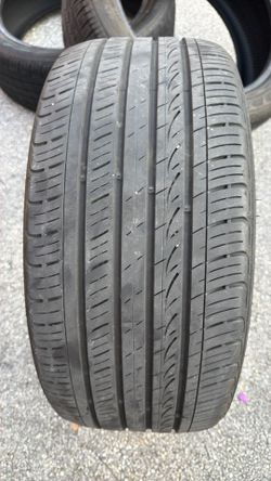 225/40-18 Kumho tire 🛞 $20