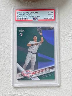 2017 Topps Chrome Aaron Judge RC Green Refractor(catching)  /99 PSA 9