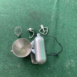 KITCHENAID STAND MIXER 
