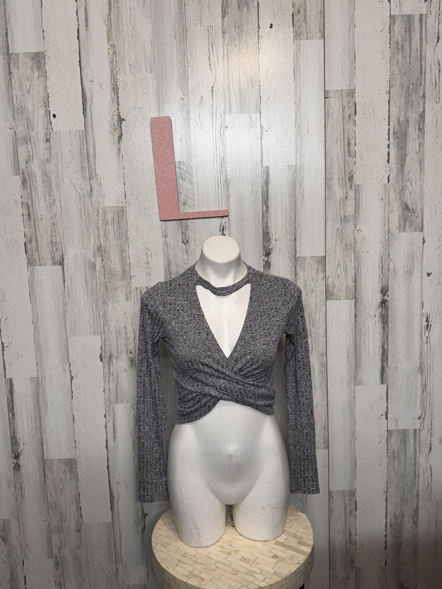 Forever 21 Gray Ribbed Twist Front Long Sleeve Crop Top Women’s Size Large NWT