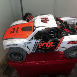 Traxxas Udr 6s  With Batteries + Charger