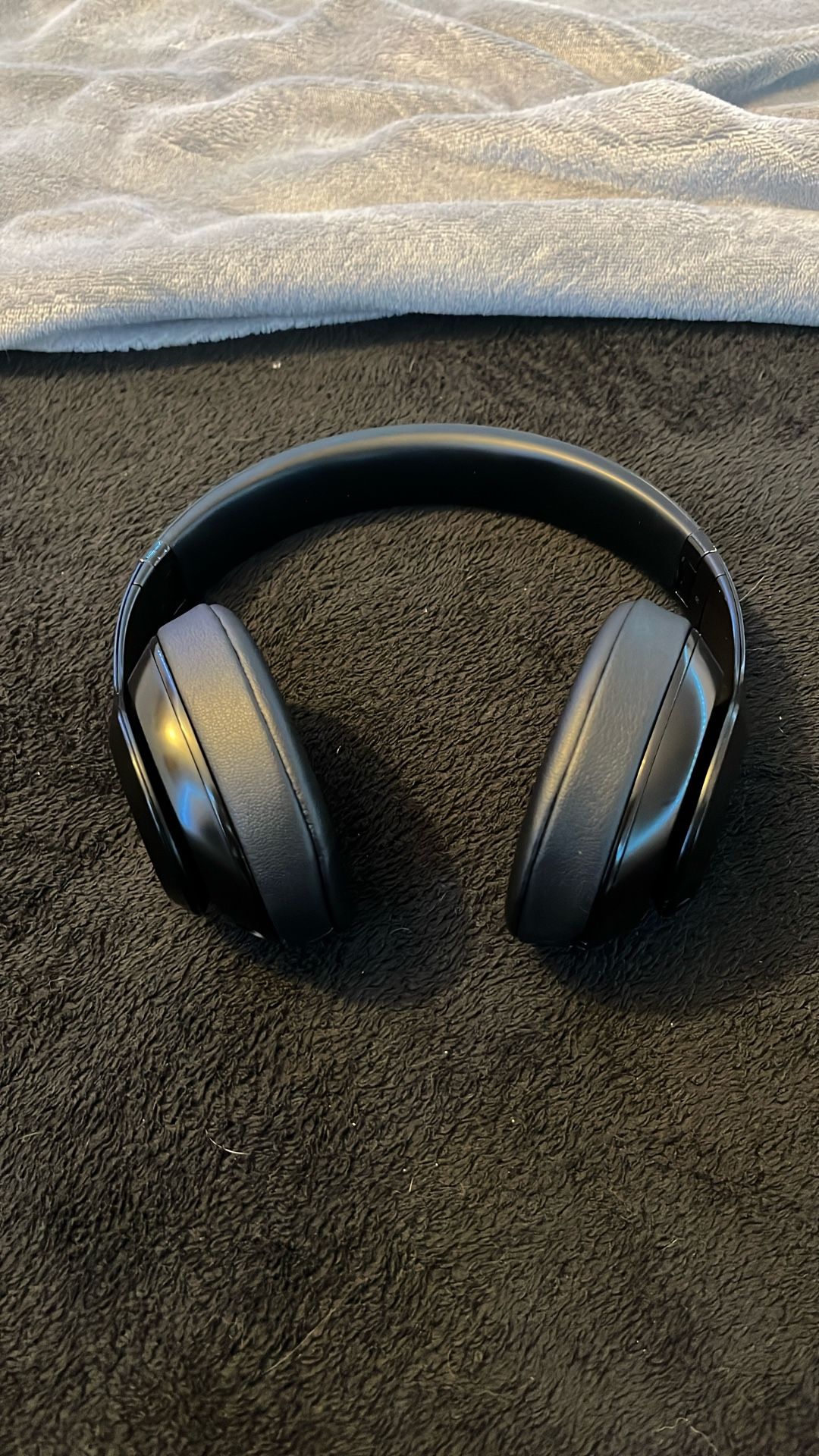 Beats Solo 4 (Willing To Negotiate)