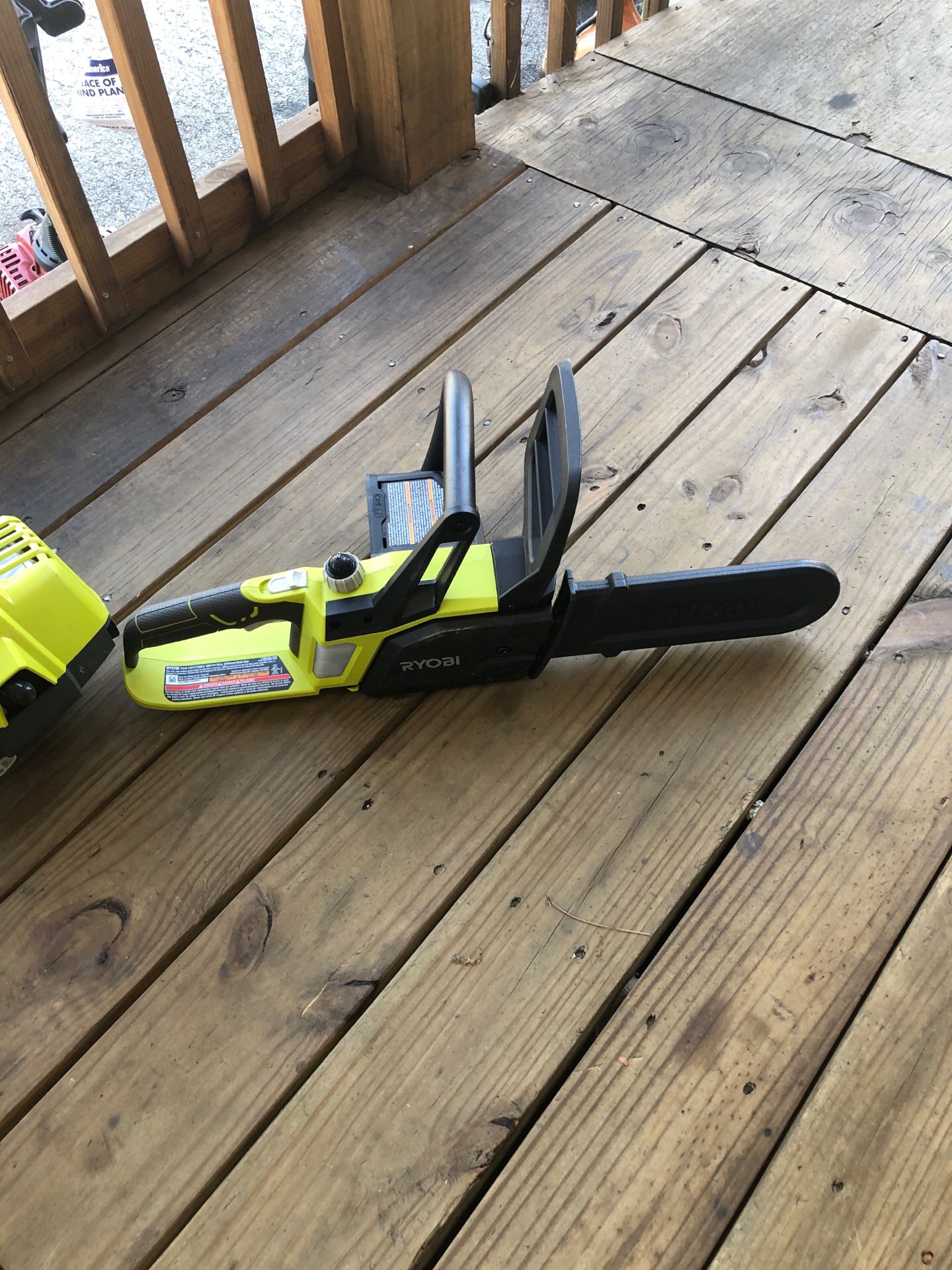 Ryobi 18v 10 in Chainsaw with Battery and Charger