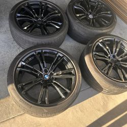 M5  OEM Wheel Good Condition 