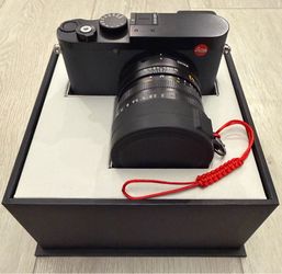 Leica Q3 43 Pristine Condition with Extras!