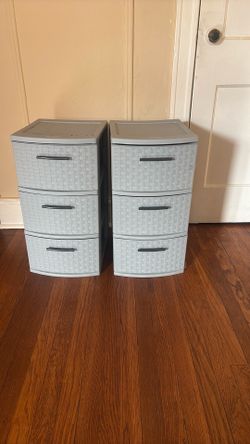 2 mini 3 drawer sets