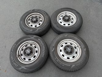 (4) Jeep Wheels with 215/75R15 Tires