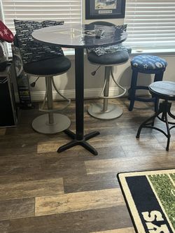 Cowboys Table And Bar Stools 