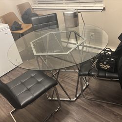 Glass round dining table