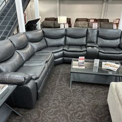 Power Reclining Sectional 