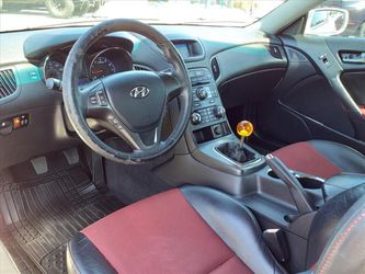 2012 Hyundai Genesis Coupe Thumbnail
