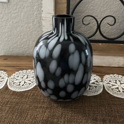 Black and white vase