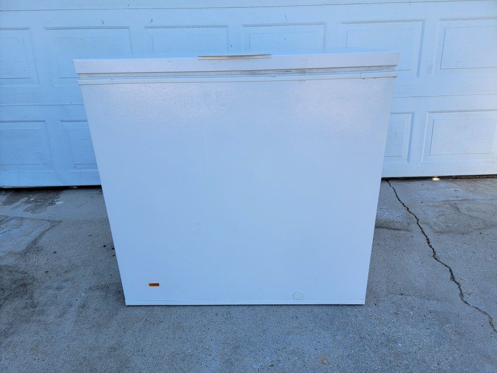 Frigidaire Chest Freezer