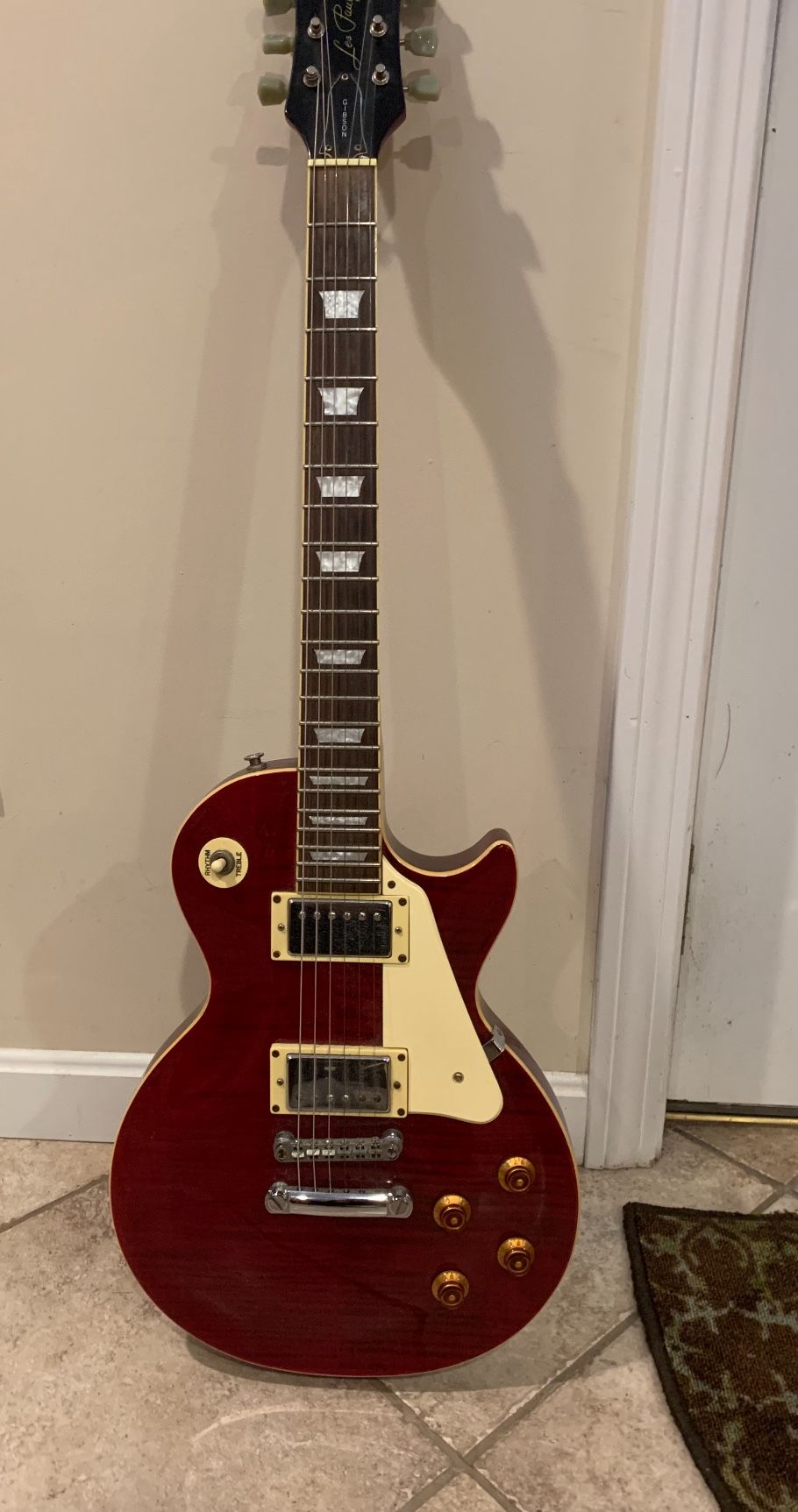 Gibson-Epiphone Les Paul model and Fender Mustang (I/II) 70watt Amp combo
