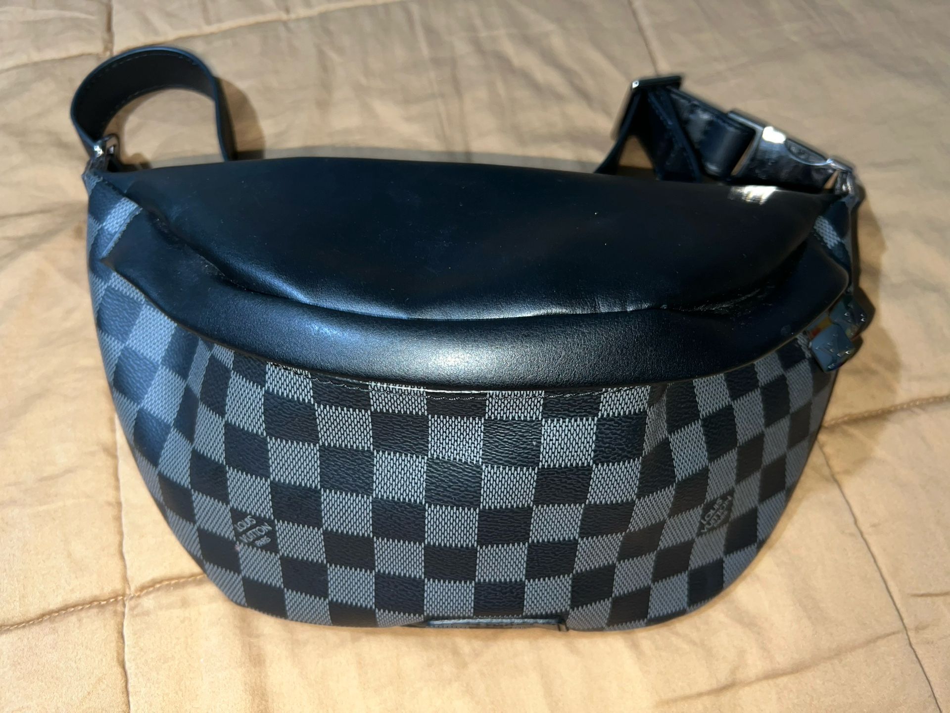 Louis Vuitton Demier Men Belt Bag