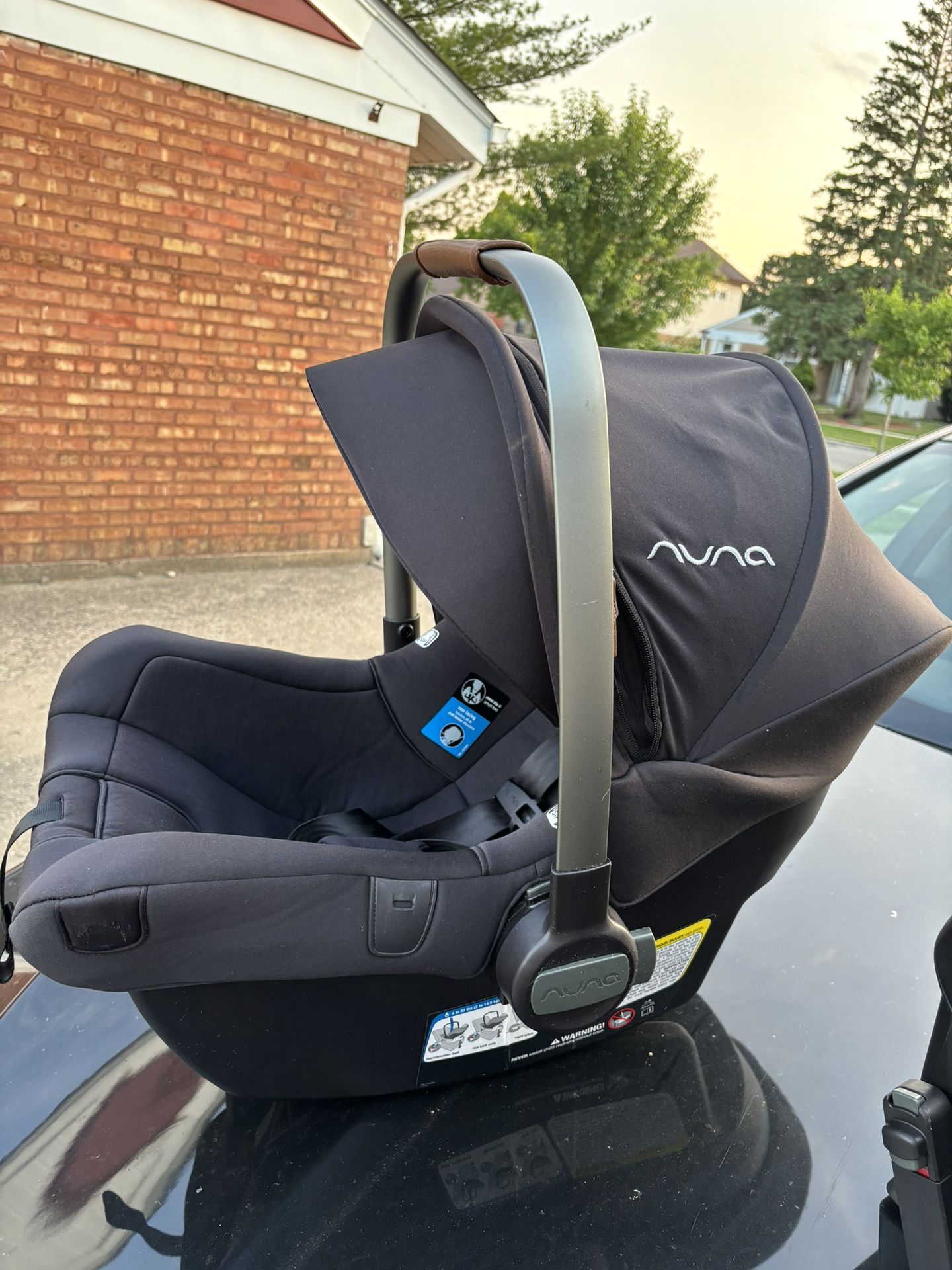 Nuna Infant Car seat