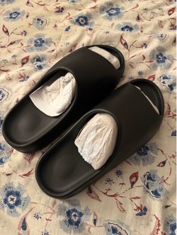 Yeezy Slide YS-01 Black