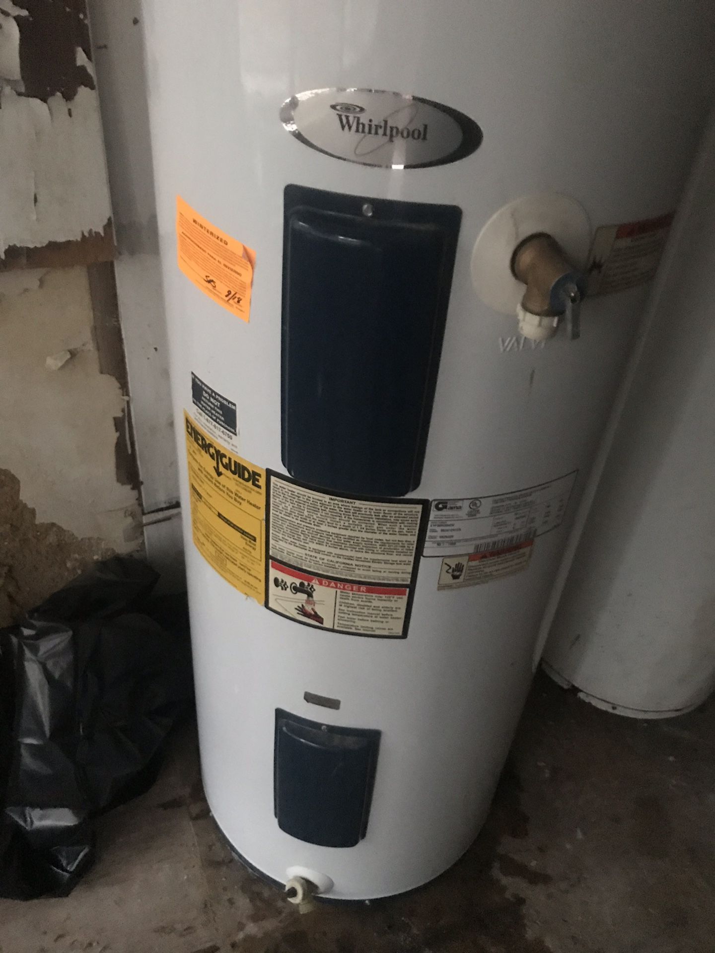 Whirlpool 40 Gal Electric Hot Water Tank