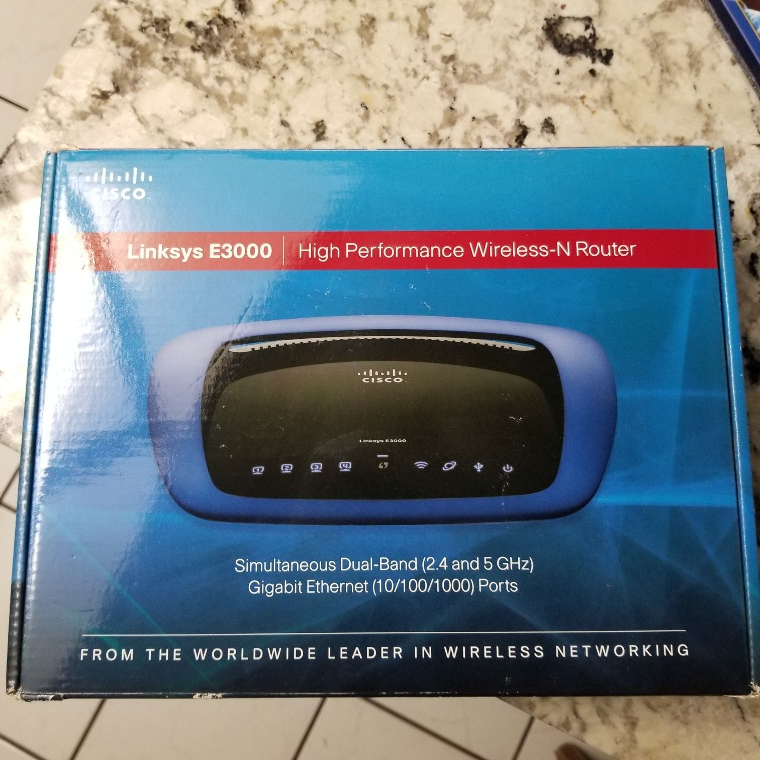 Linksys E3000 wireless N router
