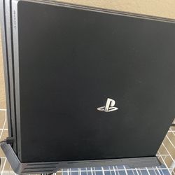 PlayStation 4 Pro With Games 