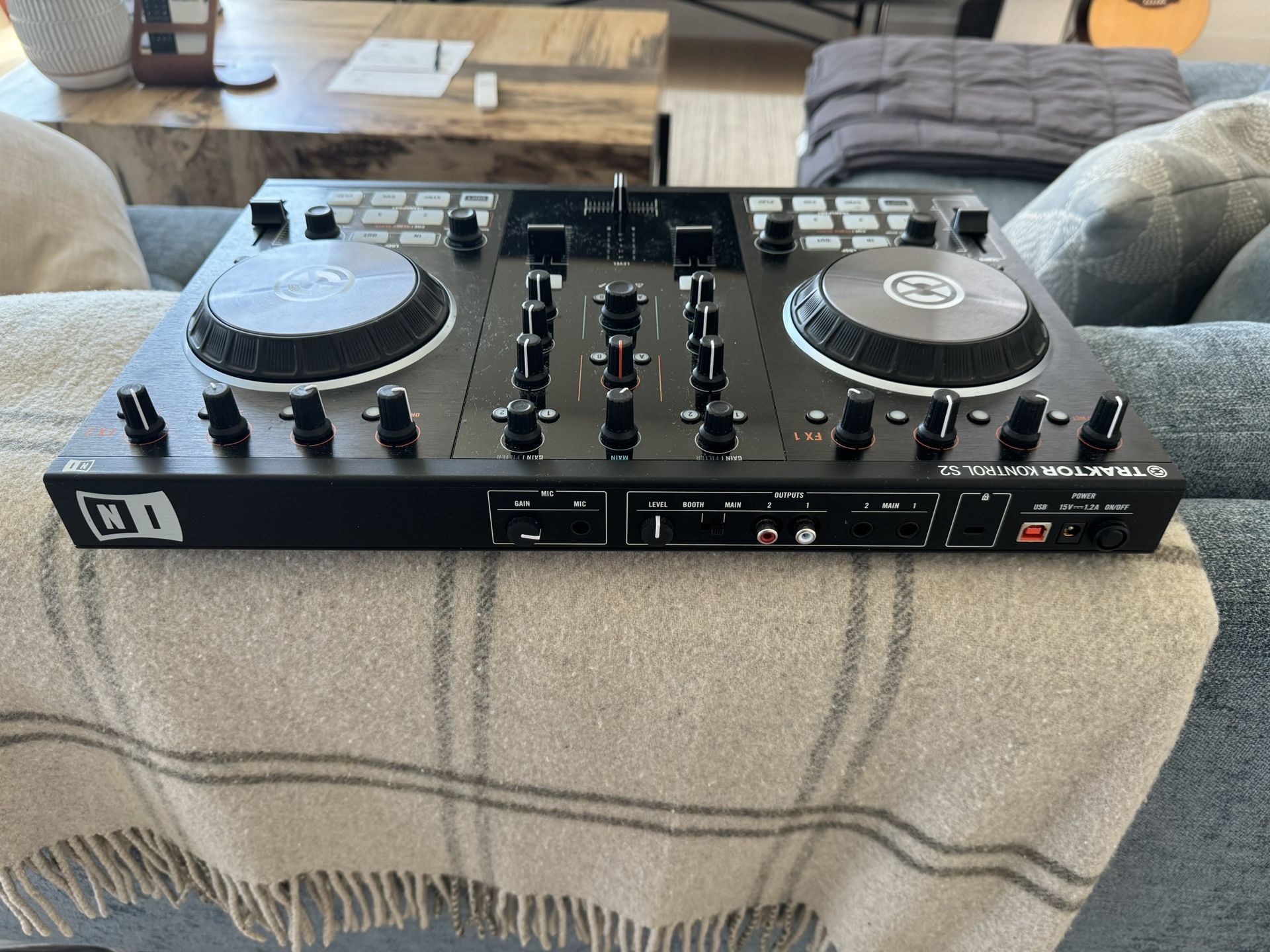 Traktor S2 Controller