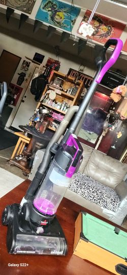 Bissell compact vacuum cleaner