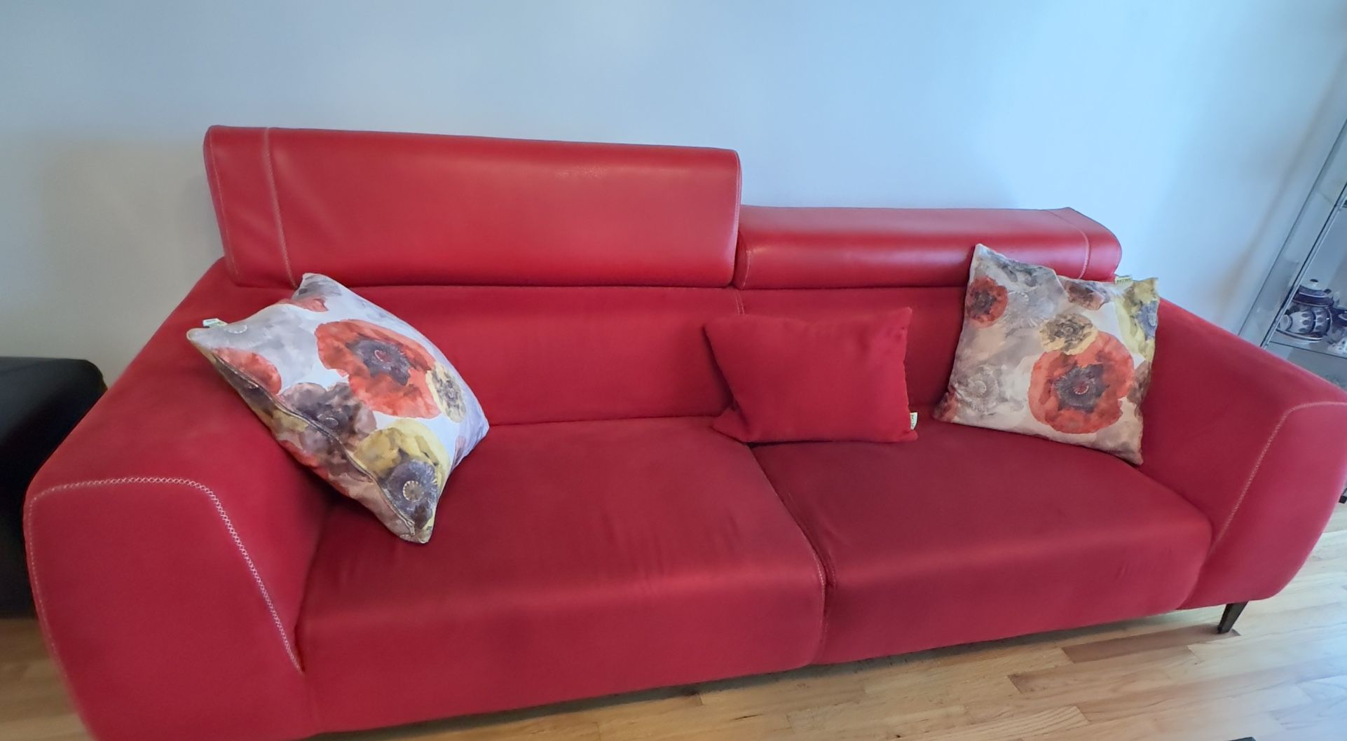 2 pc red couches