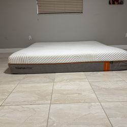 California King Tempur -Pedic Mattress 