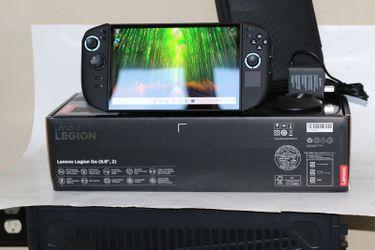 Lenovo Legion Go 2 Handheld Gaming PC Ryzen Z2 Extreme 32GB RAM 2TB SSD 8.8".
