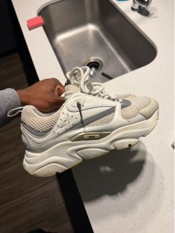 Christian Dior B22