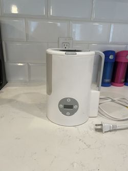 Breast Pump Bottle Warmer and Bottles