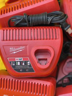 Milwaukee M12 Charger