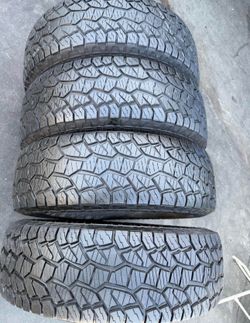 265 75 16 HANKOOK I'm selling this set of tires with 80% life left on all 4