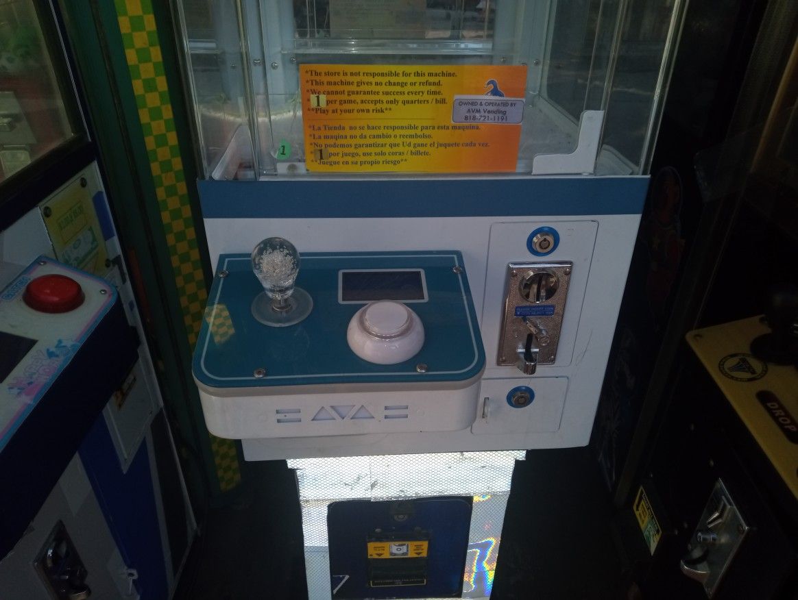 Mini claw Vending Machine