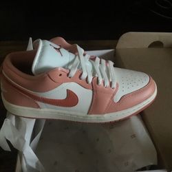 New Women’s Air Jordan 1 Low size 8