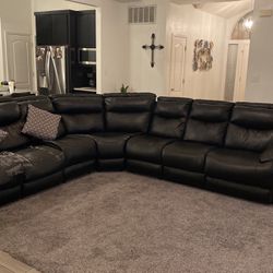 Complete  Black  Sectional  $175 Or Best Offer