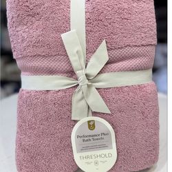 Threshold Performance Plus Bath towels set of 2