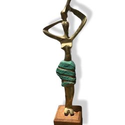 Striking Bronze Sculpture 