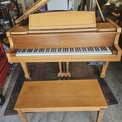 YAMAHA STORY &CLARK  WALNUT PIANO